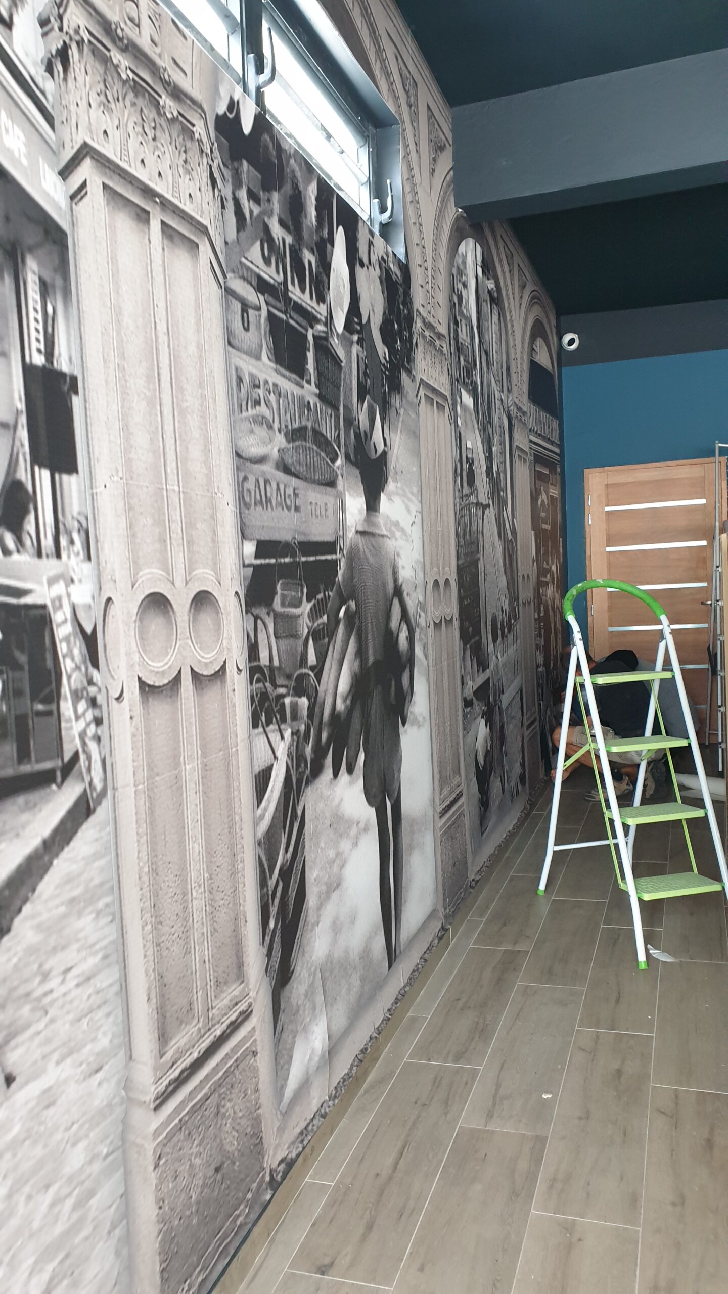 revet mural